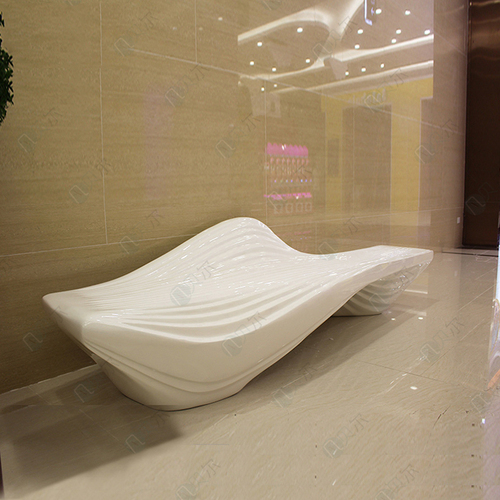 商场玻璃钢条纹波浪创意休闲椅